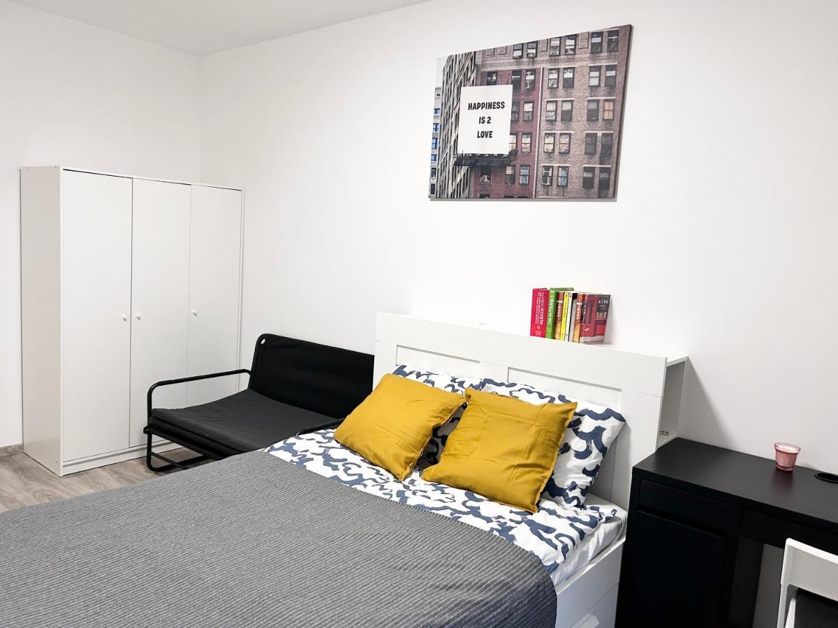 New 2022 Family&Friends Downtown Ac 3Br 2Ba Free Parking Big Balcony Near Metro&Train Station Self Check-In Apt Budapest Exterior photo