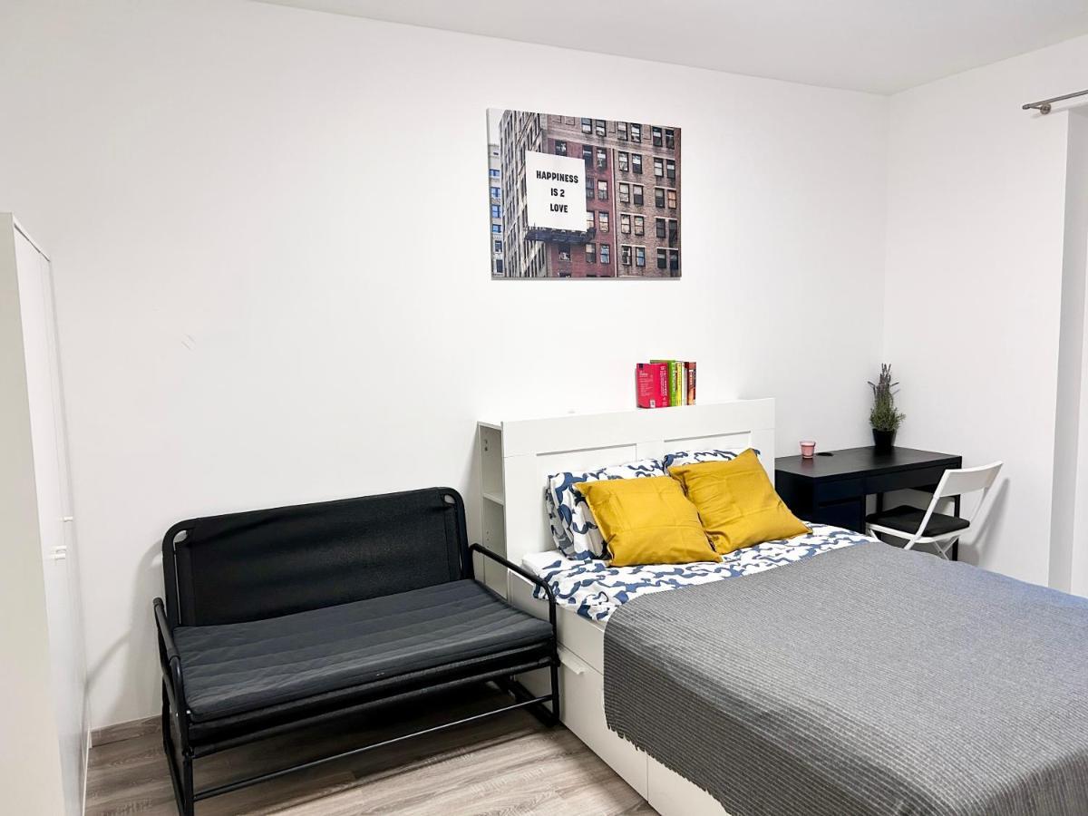 New 2022 Family&Friends Downtown Ac 3Br 2Ba Free Parking Big Balcony Near Metro&Train Station Self Check-In Apt Budapest Exterior photo