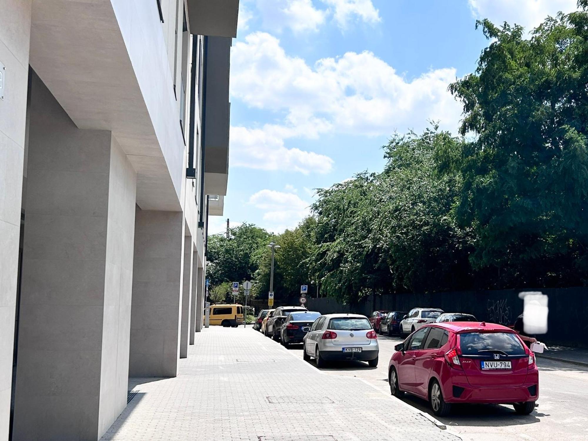 New 2022 Family&Friends Downtown Ac 3Br 2Ba Free Parking Big Balcony Near Metro&Train Station Self Check-In Apt Budapest Exterior photo