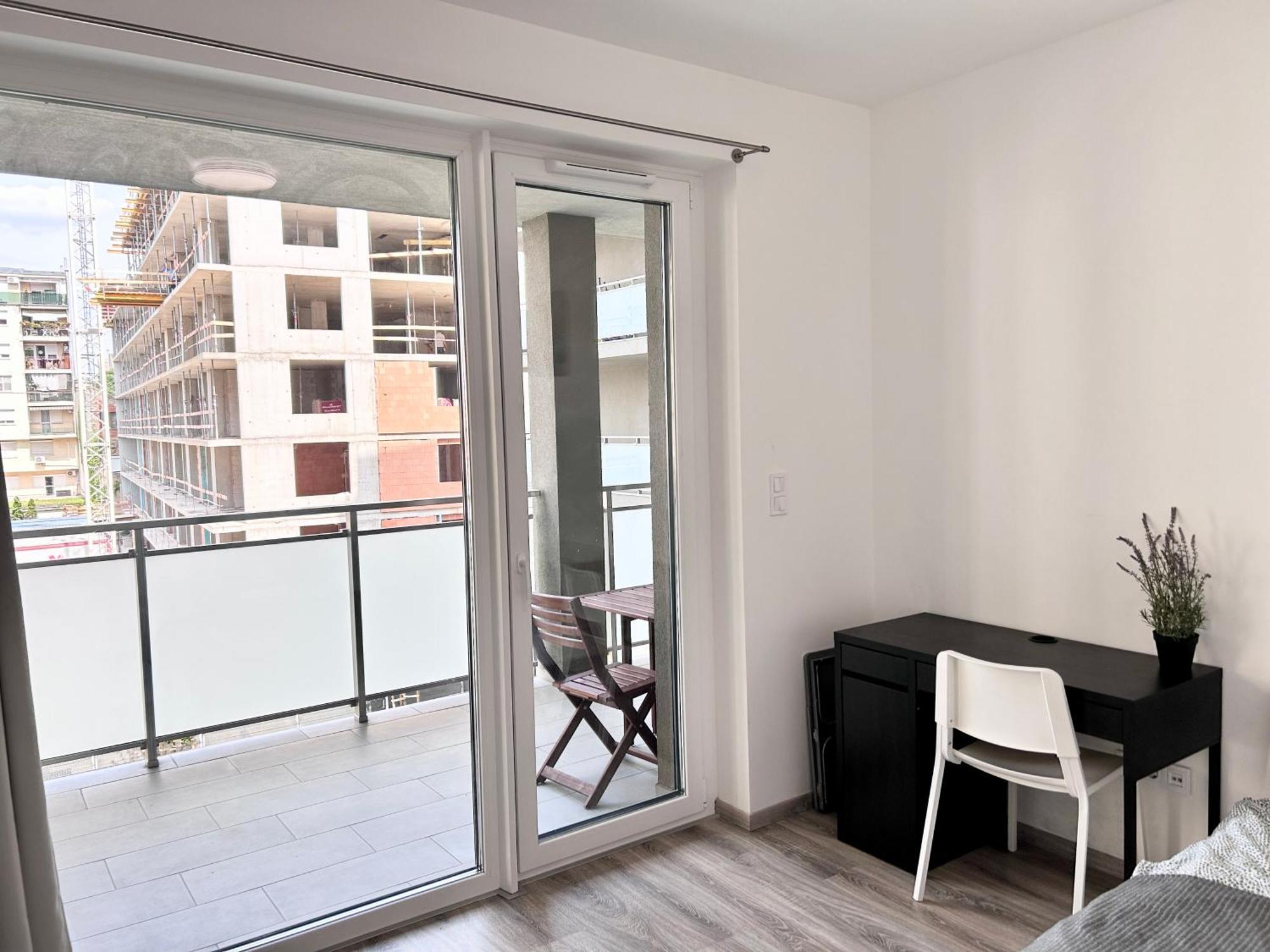 New 2022 Family&Friends Downtown Ac 3Br 2Ba Free Parking Big Balcony Near Metro&Train Station Self Check-In Apt Budapest Exterior photo